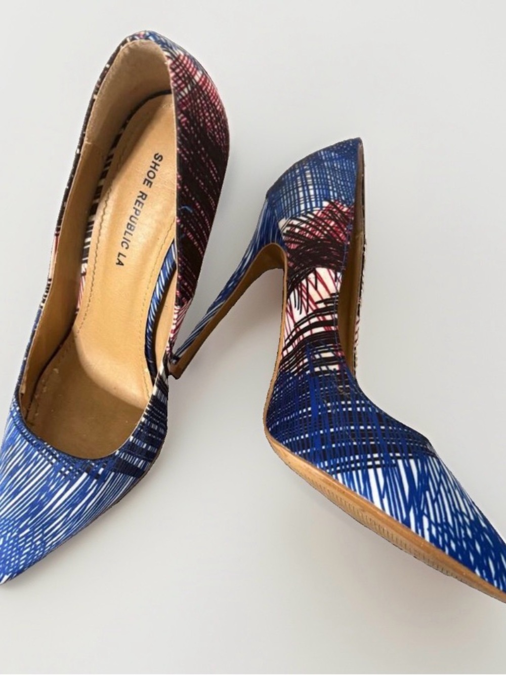 Shoe Republic LA Pointed Toe Pumps Blue Red Print Stiletto Heels Approx 9.5